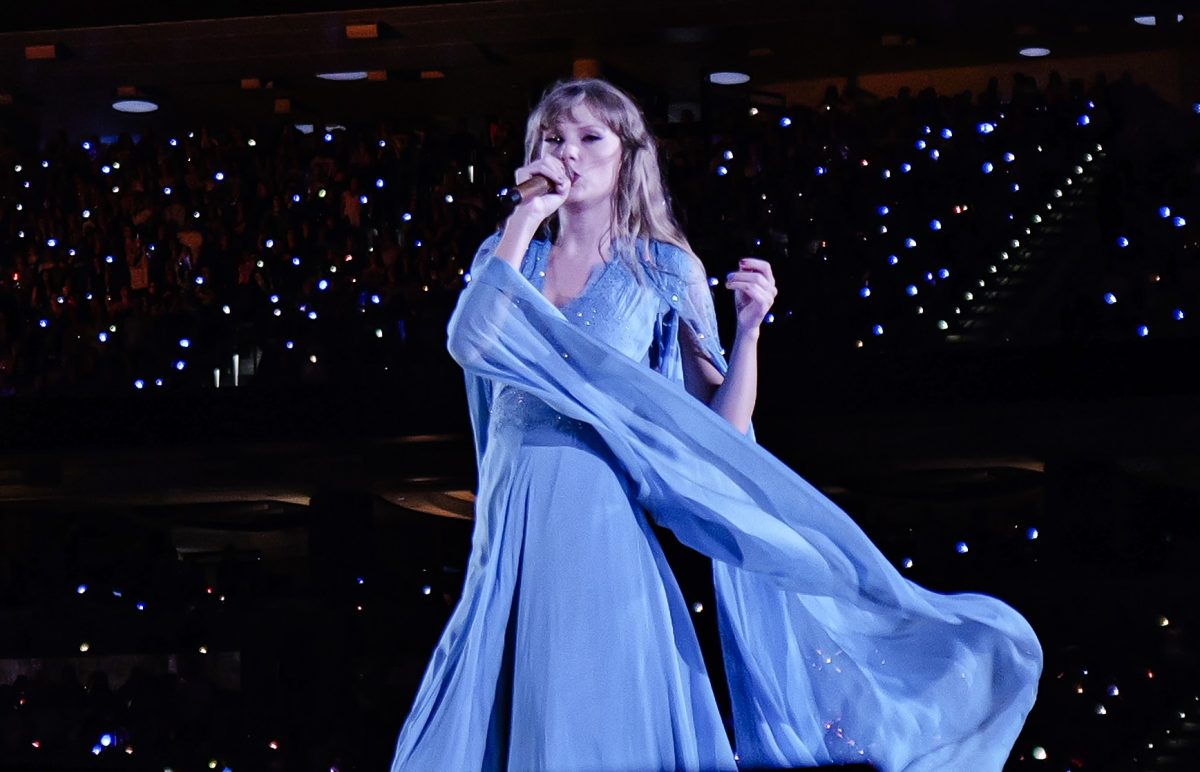 Taylor Swift performed the Folklore act in a blue dress on August 9, 2023 (Paolo Villanueva).